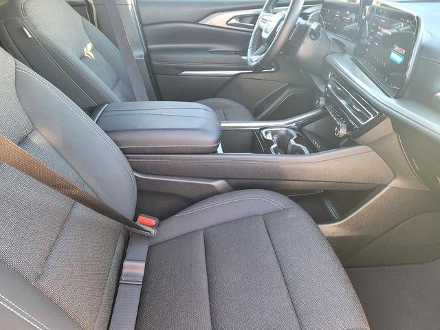 2025 Chevrolet Traverse AWD LT