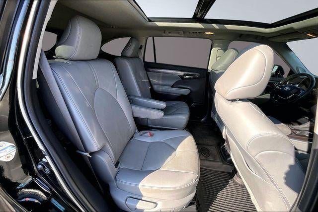 2022 Toyota Highlander Platinum
