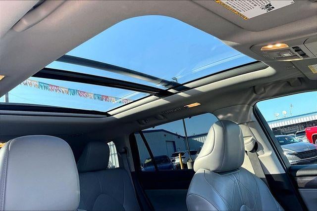 2022 Toyota Highlander Platinum