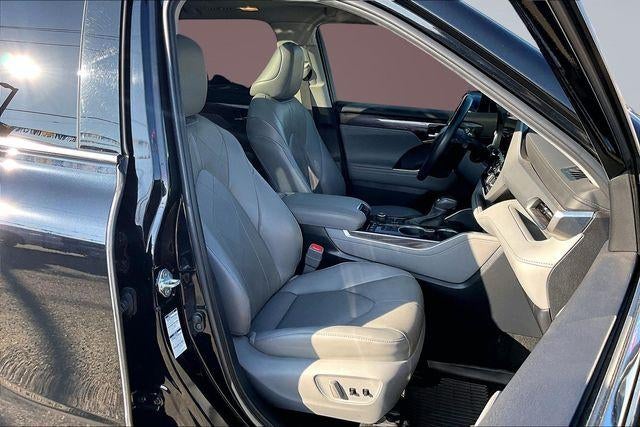 2022 Toyota Highlander Platinum