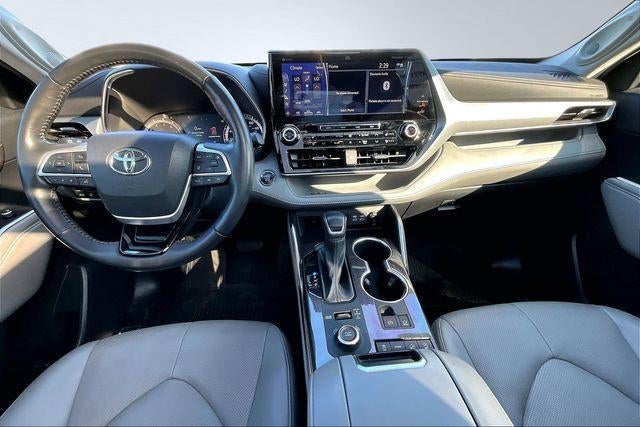 2022 Toyota Highlander Platinum