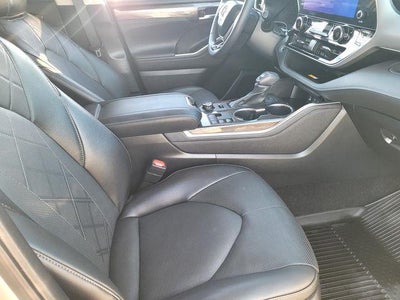 2024 Toyota Highlander Platinum