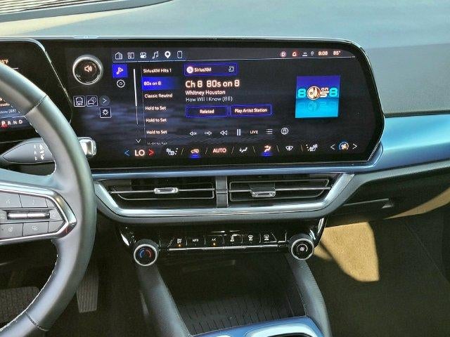 2024 Chevrolet Equinox EV LT - Photo 13
