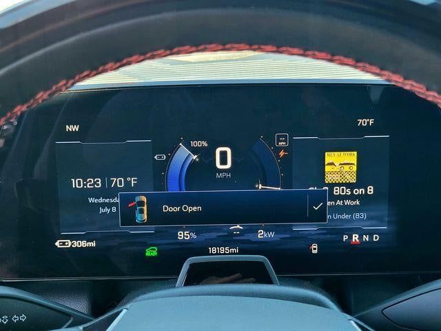2024 Chevrolet Equinox EV Launch Edition - Photo 22